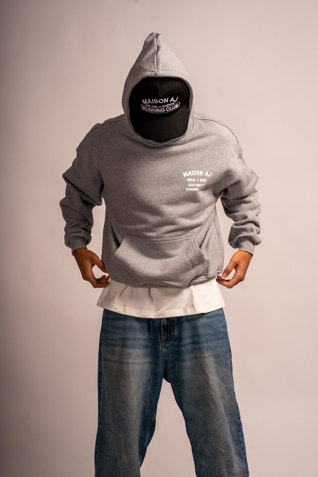 Hoodie MAISON AJ – Running Club Gris