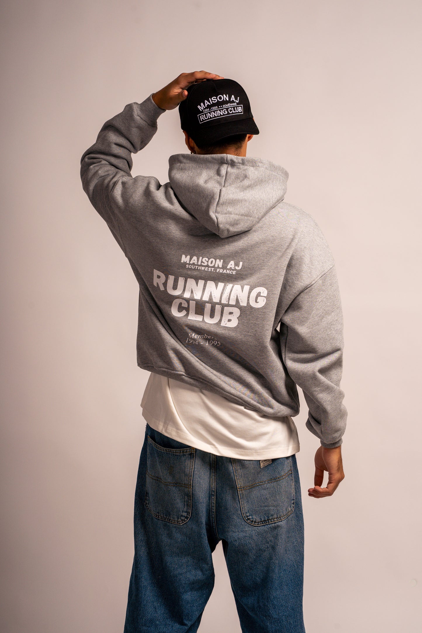 Hoodie MAISON AJ – Running Club Gris